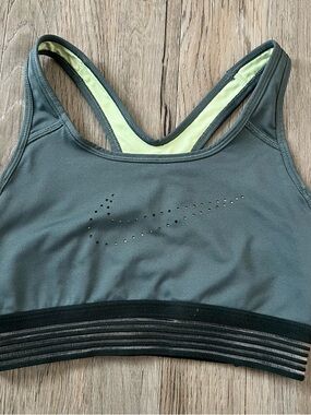 Nike Women's Gray Racerback Sports Bra with Pale Yellow Lining